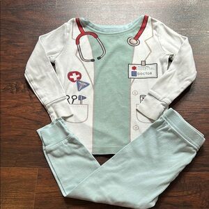 Old Navy Toddler Boy’s Pajama Set with Doctor Theme Sz 2T